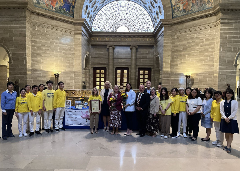 Image for article ​Missouri, ABD: Eyalet Meclisinde Dünya Falun Dafa Günü Kutlandı