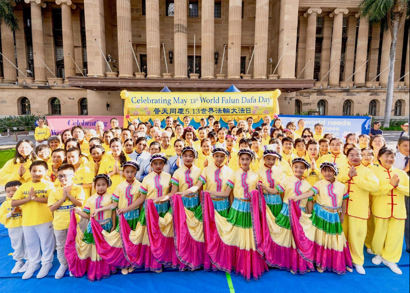 Image for article Queensland, Avustralya: Uygulayıcılar Dünya Falun Dafa Günü'nü Kutluyor, Umut Yayıyor