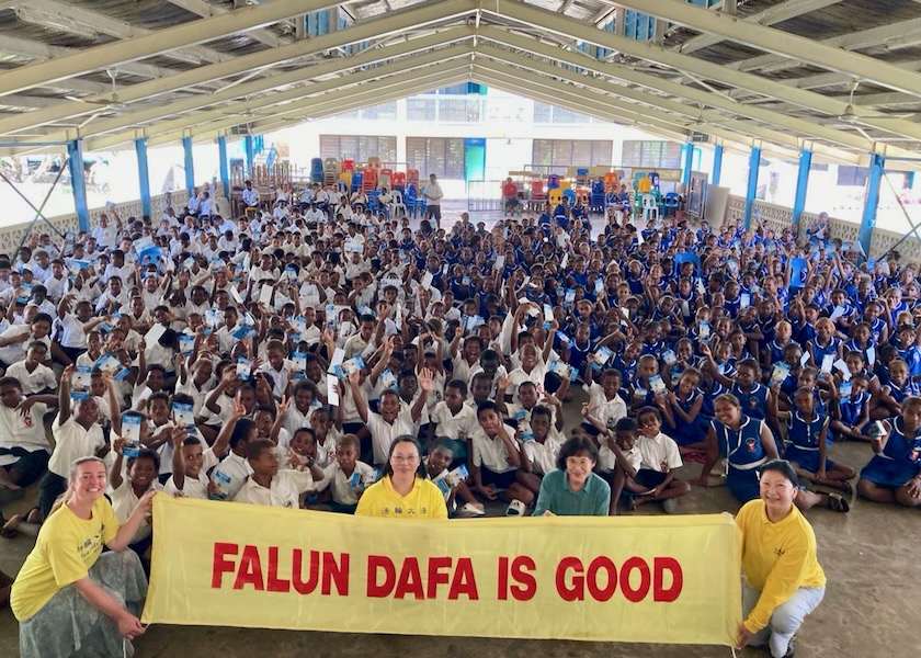 Image for article ​Yeni Zelanda'daki Falun Dafa Uygulayıcıları Solomon Adaları'nda Uygulamayı Tanıttı