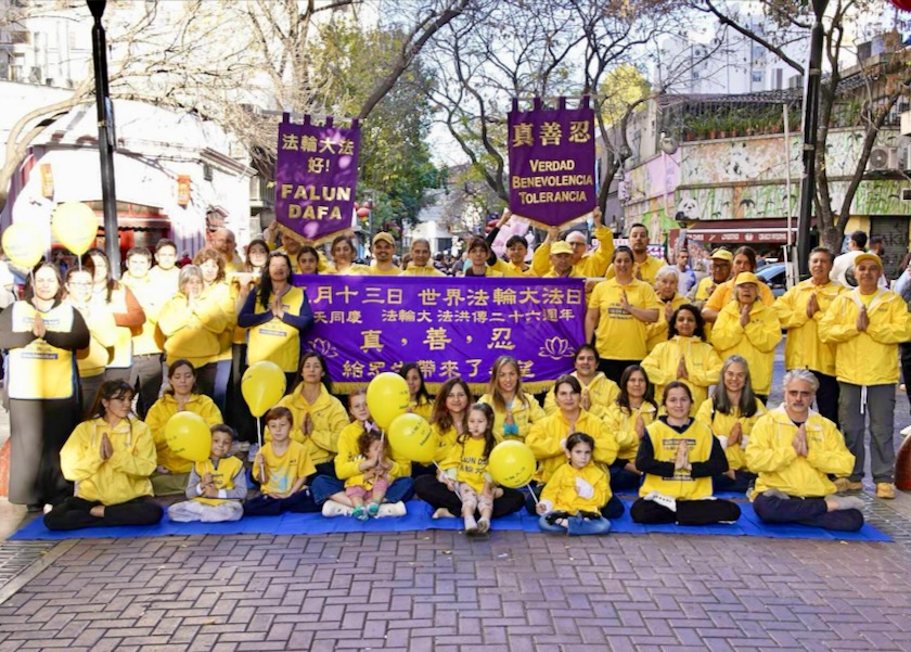 Image for article Arjantin: Dünya Falun Dafa Günü Kutlaması
