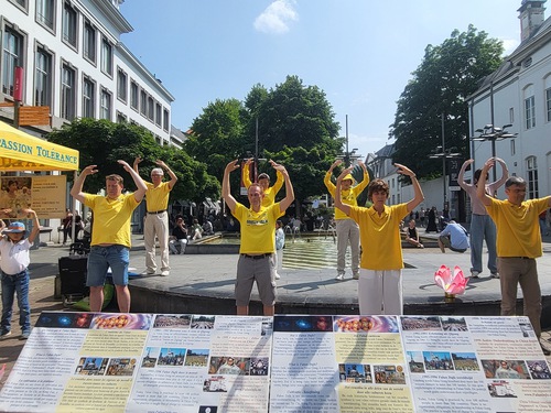 Image for article Belçika: Antwerp'te Yapılan Etkinlikler Falun Dafa'yı Tanıttı ve Zulme Karşı Farkındalığı Arttırdı