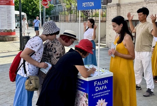 Image for article Slovakya: Dilekçe Kampanyası İle Falun Dafa'ya Destek Sağlandı