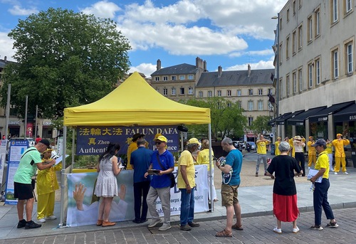 Image for article Fransa: Metz'de Falun Dafa'nın Tanıtımı Yapıldı