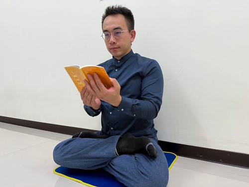 Image for article ​Öfkeli ve Huysuz Bir Genç, Düzgün Karakterli ve Yetkin Bir Genç Adama Dönüşüyor