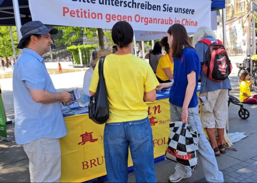 Image for article Almanya: Freiburg'da Falun Dafa Bilgilendirme Günü Düzenlendi