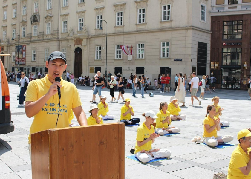 Image for article Viyana, Avusturya: Zulmü Sonlandırmak İçin 26 Yıllık Çaba Mitingle Anıldı, Halk Falun Gong'u Destekledi