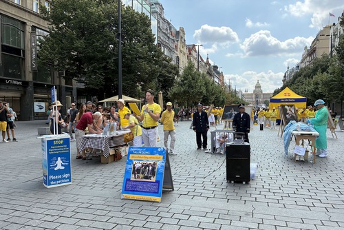 Image for article Çek Cumhuriyeti: Uygulayıcılar Zulme Son Verilmesi Çağrısında Bulunarak Çeşitli Aktiviteler Düzenlediler