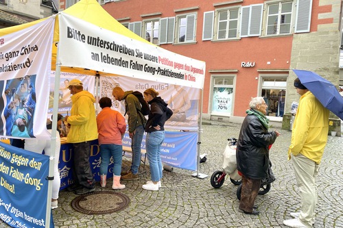 Image for article Almanya: Lindau'da Yapılan Etkinlikte İnsanlar Falun Gong'a Yönelik Zulmü Kınadı