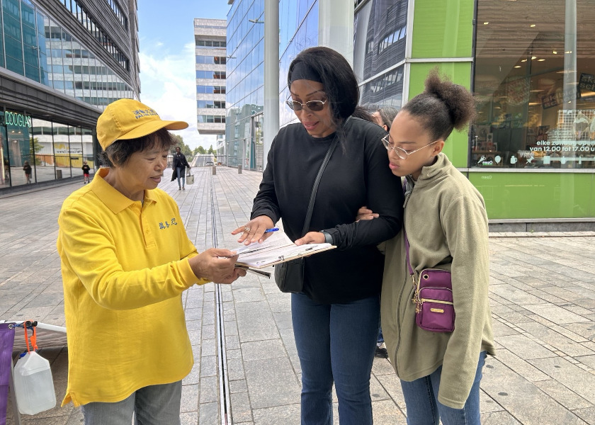 Image for article Hollanda: Almere'deki Etkinlikte İnsanlar Falun Gong'a Destek Gösterdi