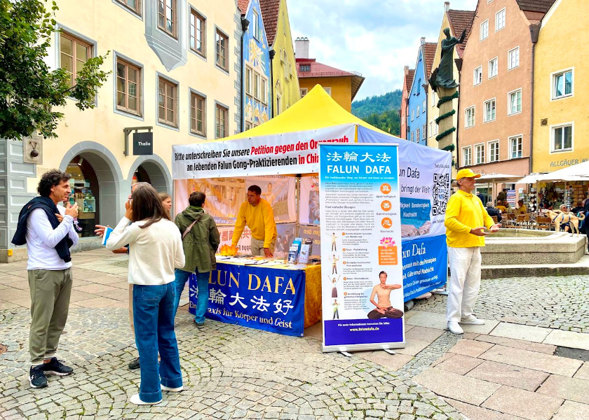 Image for article Almanya: Tarihi Füssen Şehrindeki İnsanlar Falun Dafa'yı Öğrendi