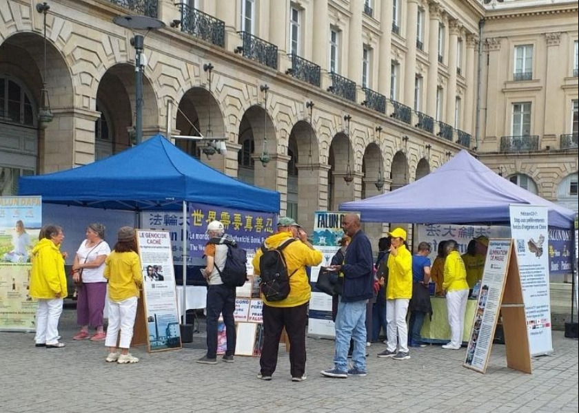 Image for article Fransa: Falun Dafa'nın Tanıtımı Yapıldı ve Zulme Son Verilmesi Çağrısında Bulunan Dilekçe İle İmza Toplandı