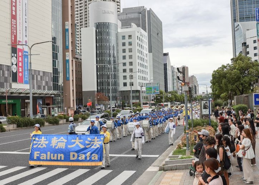 Image for article ​Japonya: Çin'deki Zulme Karşı Farkındalığı Artırmak İçin Kobe ve Osaka'da Düzenlenen Yürüyüşlere İleri Gelenler Desteklerini Sundu
