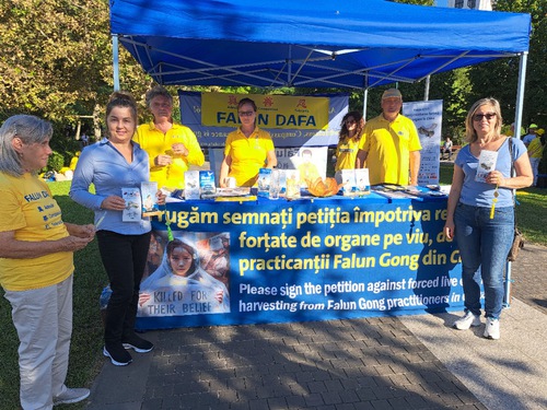 Image for article Romanya: Baia Mare'deki Etkinlikler Sırasında İnsanlar Falun Dafa İçin Övgüde Bulundu