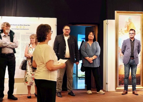 Image for article Almanya: Zhen Shan Ren Uluslararası Sanat Sergisi Ziyaretçileri Etkiledi ve İlham Verdi