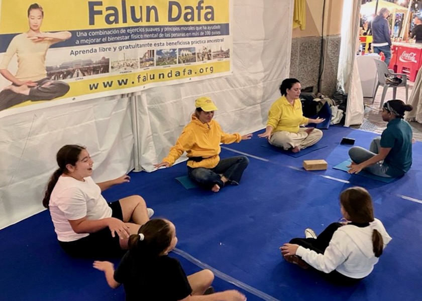 Image for article İspanya: Mallorca'daki Etkinlikte İnsanlar Falun Dafa'yı Övdü