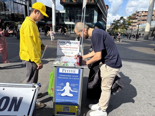 Image for article Hollanda: İnsanlar Bilgilendirme Günü Etkinliklerinde Falun Dafa'yı Öğrendi