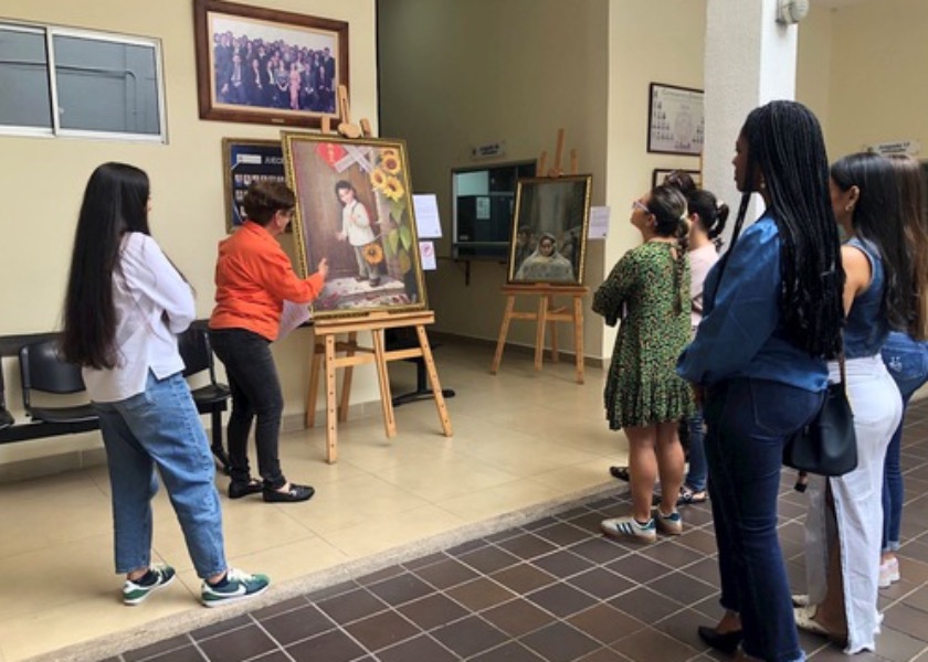 Image for article ​Kolombiya: Medellín’den Yargıçlar Zhen-Shan-Ren Sanat Sergisinden Etkilendi