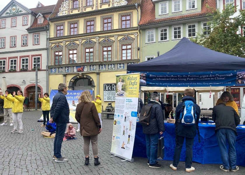 Image for article Almanya, Erfurt: İnsanlar Falun Dafa'yı Öğrendi ve İnanç Özgürlüğünün Korunması Çağrısında Bulundular