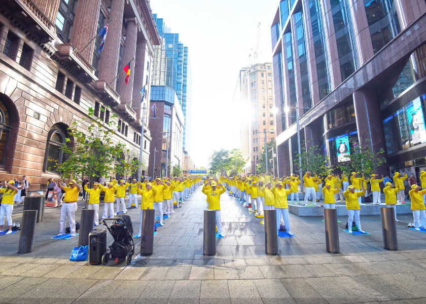 Image for article ​Sydney: Avustralya'nın Dört Bir Yanından Yüzlerce Uygulayıcının Katıldığı Grup Uygulaması