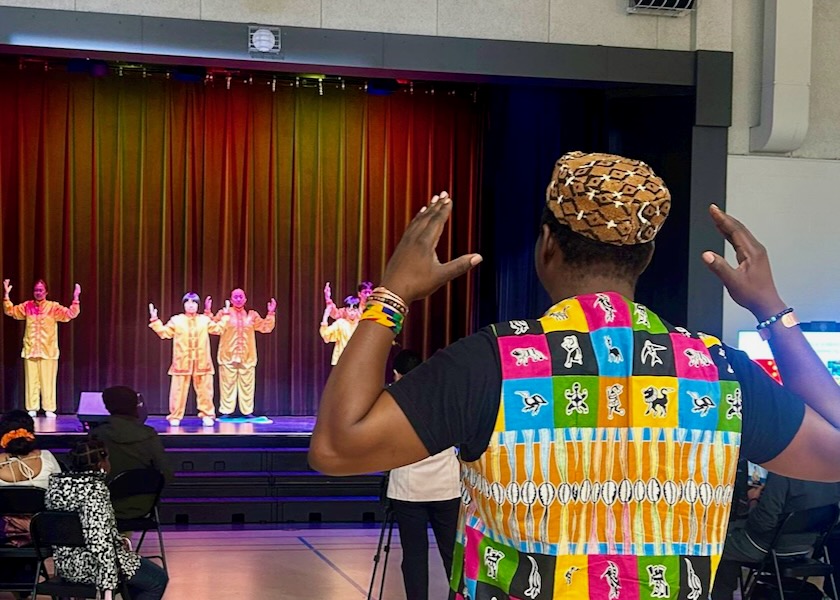 Image for article ​Kanada, Ottawa Şehrindeki Dünya Çok Kültürlü Festivali'nde Falun Dafa Tanıtımı