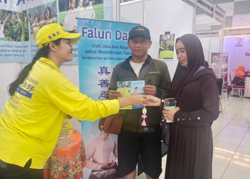 Image for article ​Endonezya'daki Festivalde Falun Dafa'nın Rehber İlkeleri Övgüyle Karşılandı