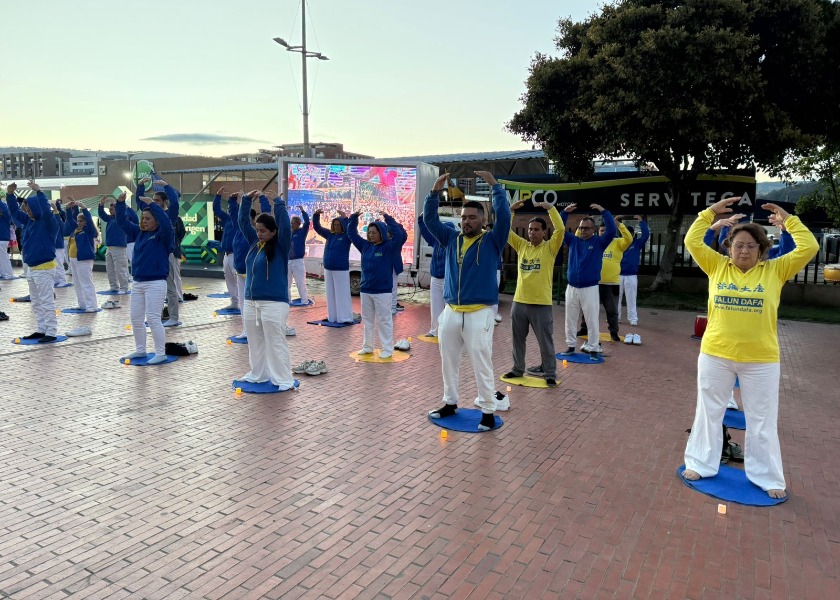 Image for article ​Kolombiya: Yerel Halk, Farkındalık Etkinliğinde Uygulayıcıların Maneviyata Bağlılığından Etkilendi