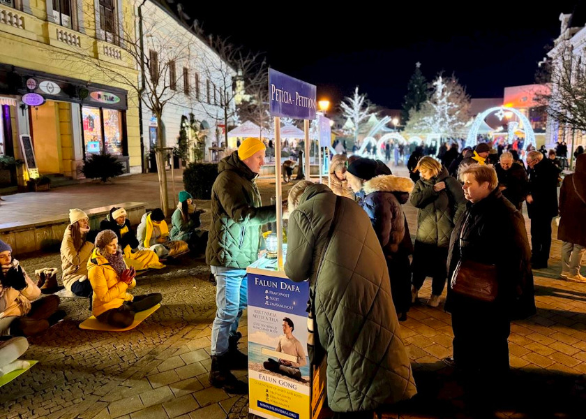 Image for article Slovakya: İnsanlar, Falun Dafa Uygulayıcılarının Çin Rejiminin Yaptığı Zulme Son Verme Çabalarını Desteklemek İçin Dilekçe İmzaladı