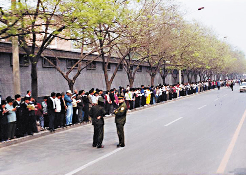 Image for article Kıdemli ÇKP Yetkilisi: Jiang Zemin 25 Nisan 1999’da Falun Gong’u Katletmeyi Planlamıştı