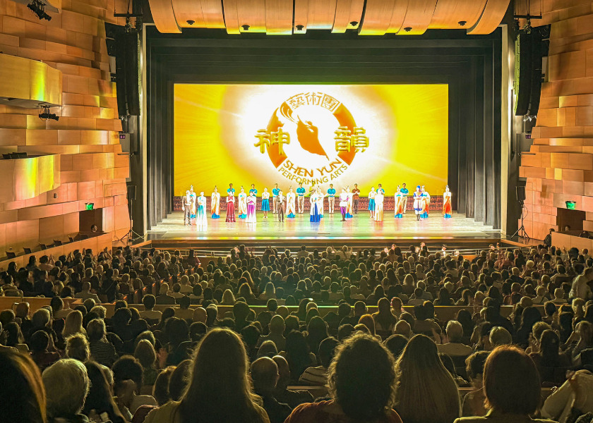 Image for article Çin Kökenli İzleyiciler Shen Yun'u Çok Beğendi ve Geleneksel Çin Kültürünün Ruhunu Buldular