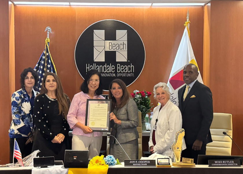 Image for article ​Güney Florida'daki Dört Şehrin Belediye Başkanları Shen Yun Performing Arts’ı Resmi Olarak Tanıdı