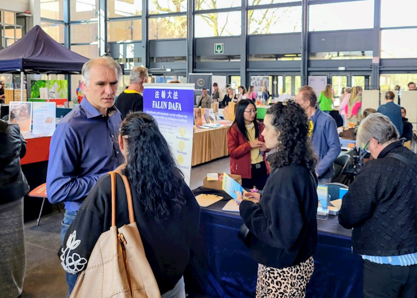Image for article Belçika'daki Spritüel Bahar Çiçeklenme Fuarı'nda Falun Dafa'nın Tanıtımı Yapıldı