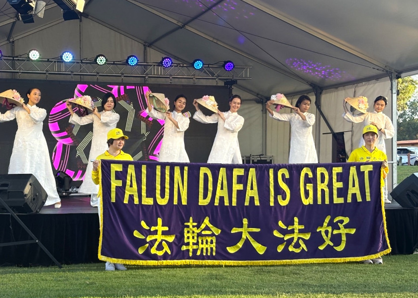 Image for article ​Avustralya: Batı Avustralya Toplun Festivalinde Falun Dafa'ya Büyük İlgi