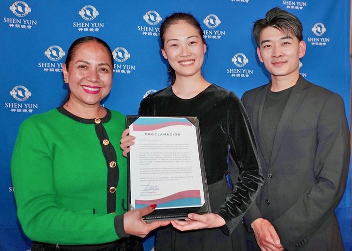 Image for article Avrupa ve Amerika'daki Tiyatroseverler Shen Yun'u 