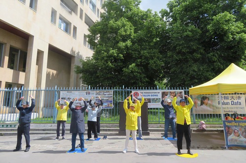 Image for article Paris Halkı: Falun Dafa'ya Yönelik Zulme Son Verin Ve Halkın Özgürlüğünü Geri Kazandırın!