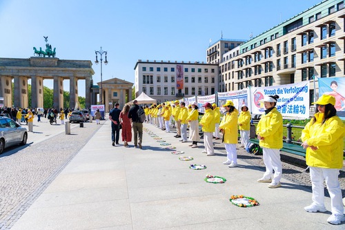 Image for article Berlin, Almanya: 25 Nisan Çağrısını Anma Etkinliğinde İnsanlar Zulmünü Kınadı