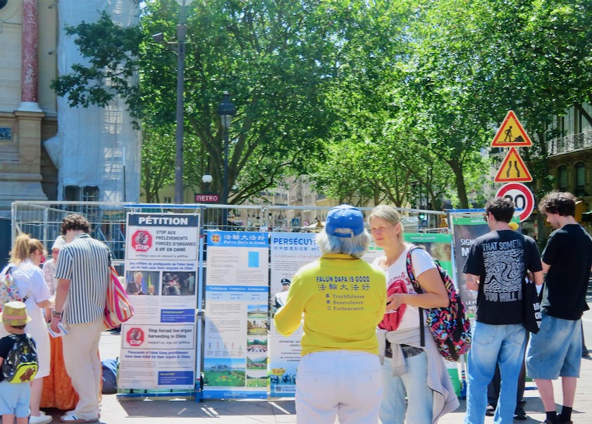 Image for article Fransa: Paris'teki İnsanlar Zulmü Kınadı ve Falun Dafa'nın Değerleriyle Özdeşleştiler