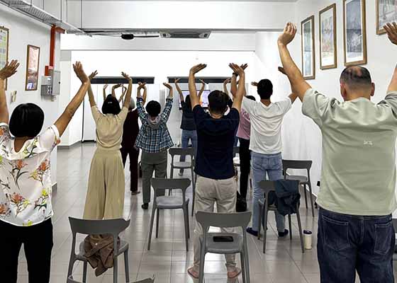 Image for article ​Malezya'da Düzenlenen Dokuz Günlük Falun Gong Dersi Uygulayıcılara Fayda Sağladı