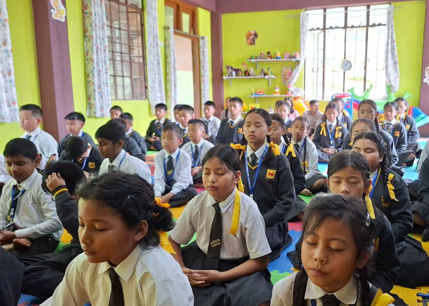 Image for article ​Hindistan: Falun Dafa, Öğrencilerin “Öz Disiplin, Saygı ve Duygusal İyi Oluş” Geliştirmelerine Yardımcı Oluyor