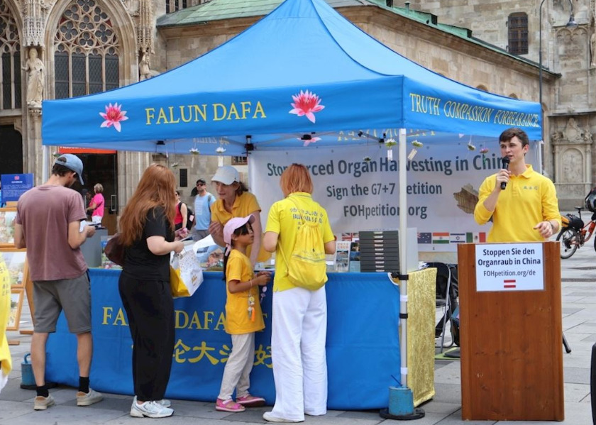 Image for article Avusturya: Binlerce Kişi  Falun Dafa Uygulayıcılarına Yönelik Zulme Son Vermesini Talep Eden Dilekçeyi İmzaladı