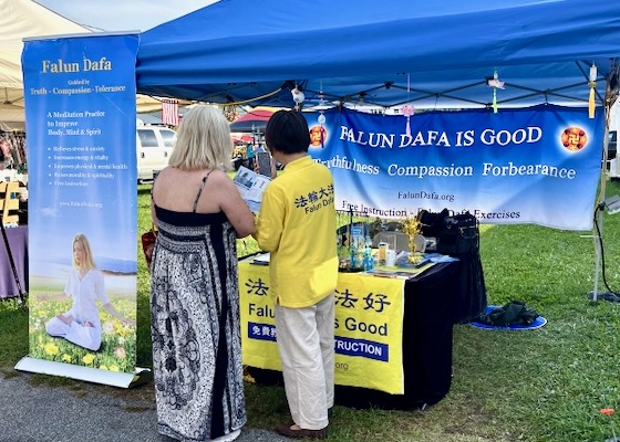 Image for article ​İnsanlar New Jersey'deki İki Fuarda Falun Dafa Hakkında Bilgi Edindi