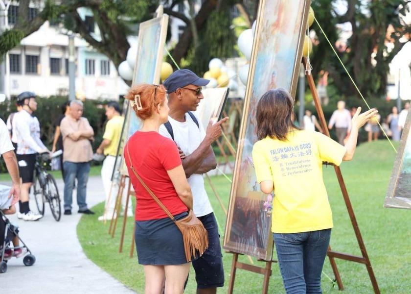 Image for article ​Singapur'daki Falun Dafa Uygulayıcıları, Falun Dafa Derneği'nin Açılışının 30. Yıl Dönümünü Kutladı