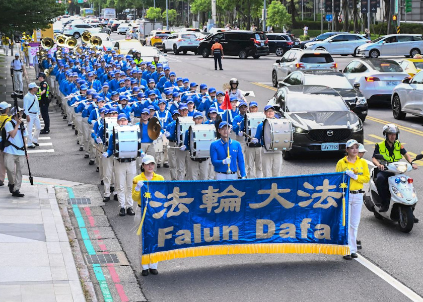Image for article Taipei Sakinleri Falun Gong'un Azmine Hayranlık Duyuyor