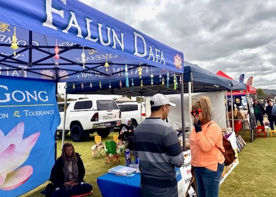 Image for article ​Batı Avustralya'daki Tarım Fuarı'nda İnsanlar Falun Dafa'yı Övdü