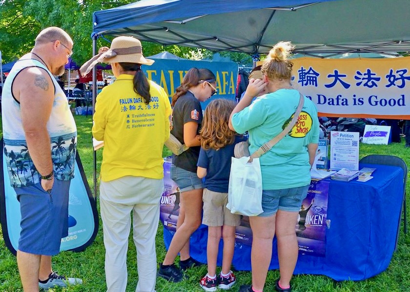 Image for article ​Delaware Festivali Katılımcıları Falun Gong Hakkında Bilgi Edindi ve Çin’de Gerçekleşen Zorla Organ Toplamayı Kınadı