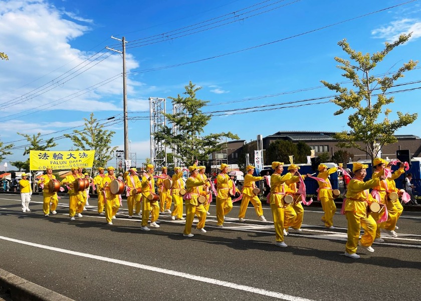 Image for article ​Japonya: İnsanlar Ono Festivali’nde Falun Gong Hakkında Bilgi Ediniyor