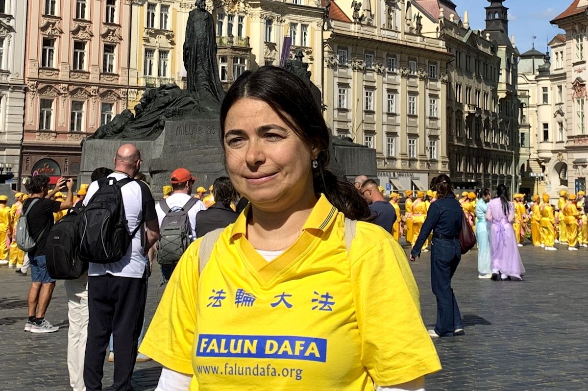 Image for article ​Prag: Avrupa'daki Falun Dafa Uygulayıcıları, Uygulama Deneyimlerini Paylaşmak İçin Bir Araya Geldi