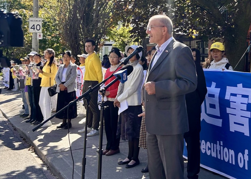 Image for article ​Topluluk Liderleri, Toronto'daki Çin Konsolosluğu Önünde Falun Gong Uygulayıcılarına Yapılan Saldırıyı Kınadı